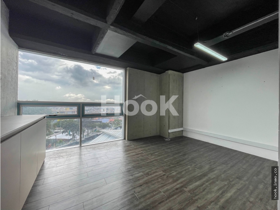 VENDEMOS Y/O ARRENDAMOS MODERNA OFICINA – NORTH POINT