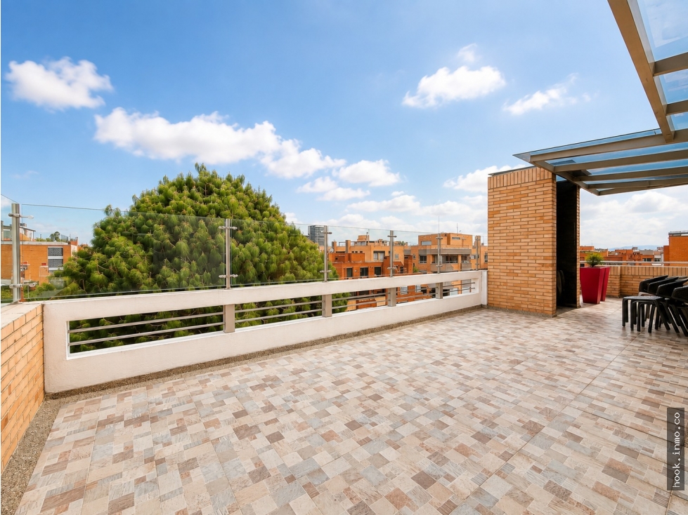 Venta apto PH con terraza en Chicó Navarra