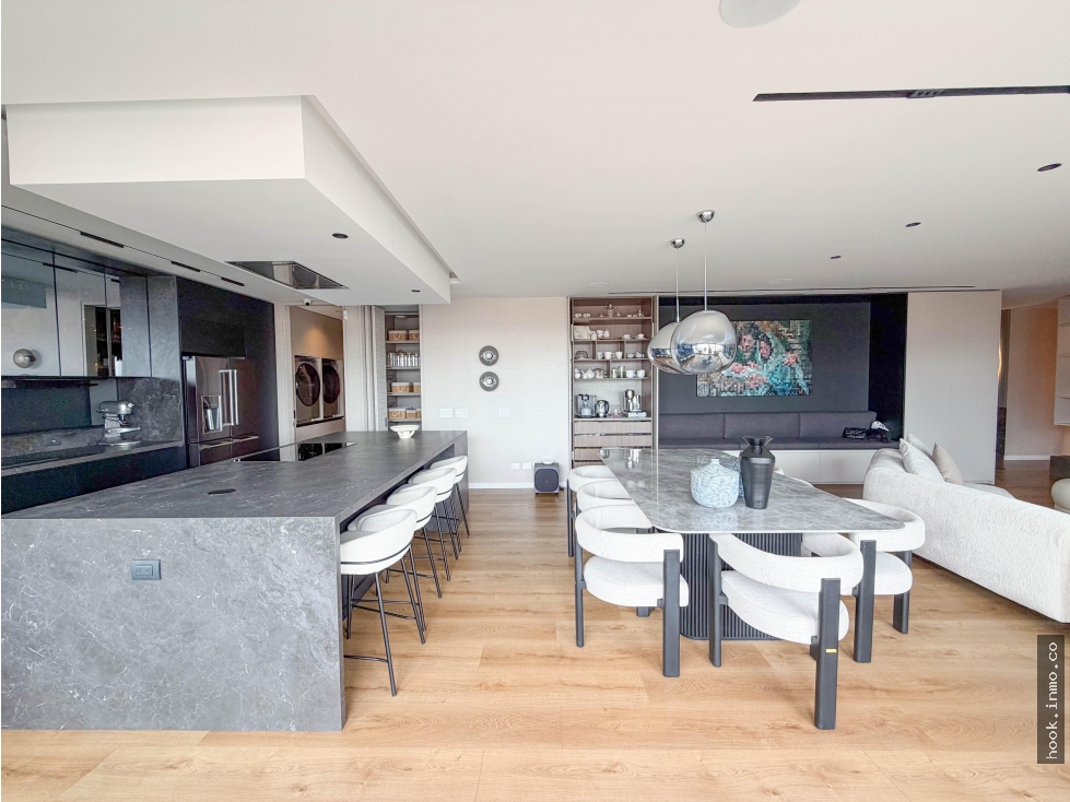 Venta PH Chicó Navarra con terraza