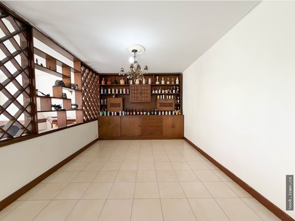 Casa amplia de 3 niveles en Niza Córdoba – 335 m² construidos