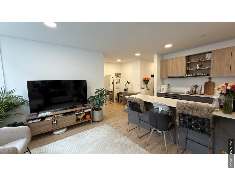 APARTAMENTO MODERNO Y BIEN DISTRIBUIDO EN SANTA BÁRBARA