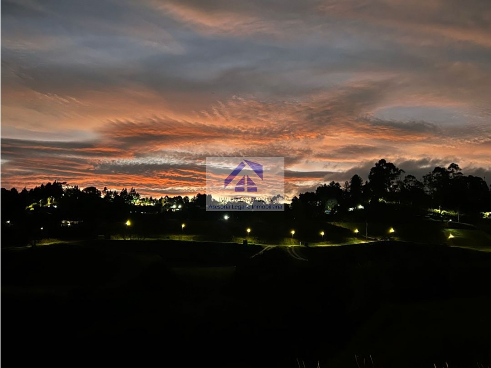 Lote en parcelación a 7 minutos del Aeropuerto vista panorámica foto 4