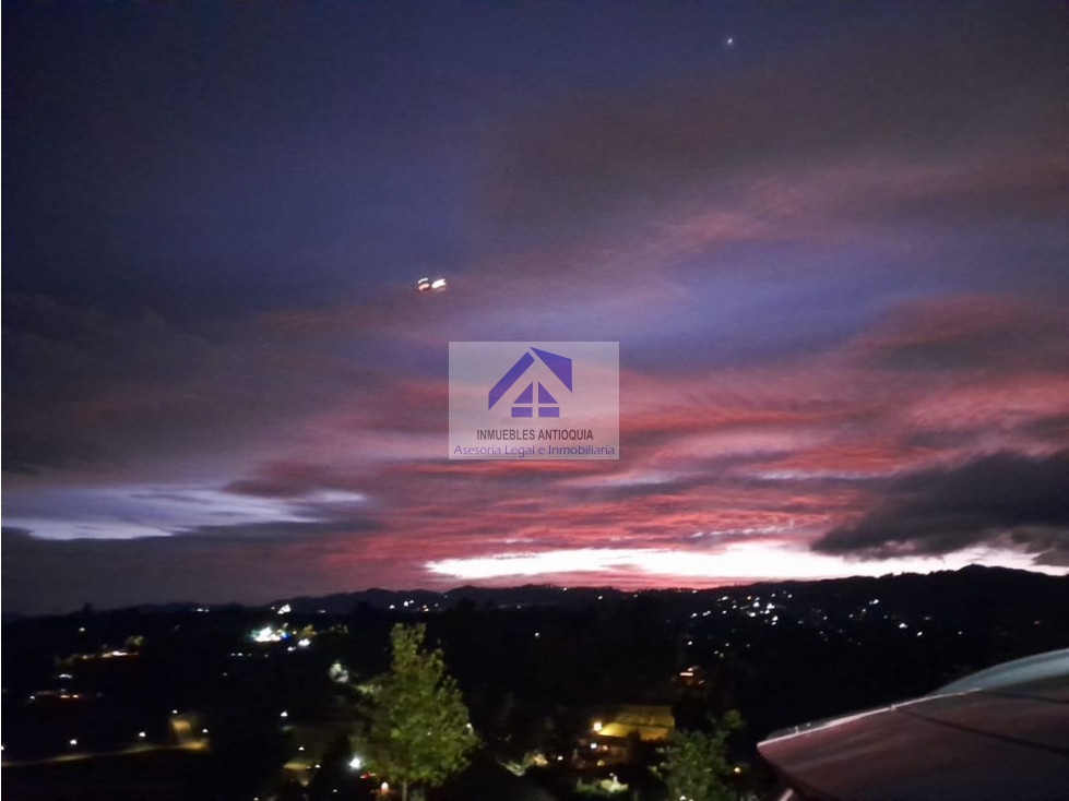 Lote en parcelación a 7 minutos del Aeropuerto vista panorámica foto 2
