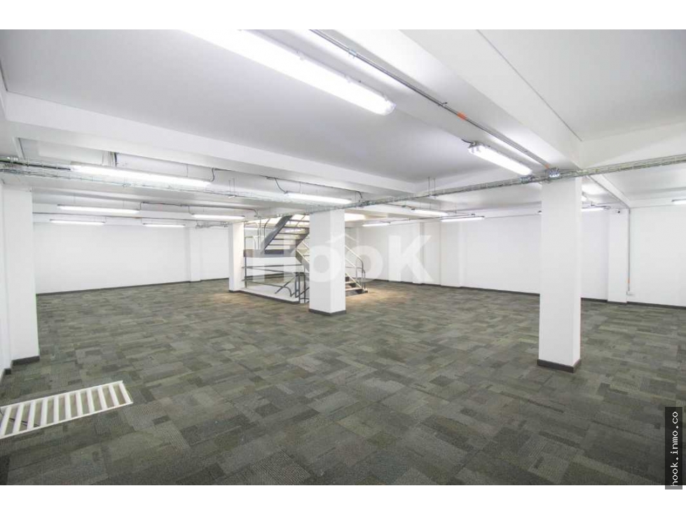 Se vende casa para uso comercial en el Parkway