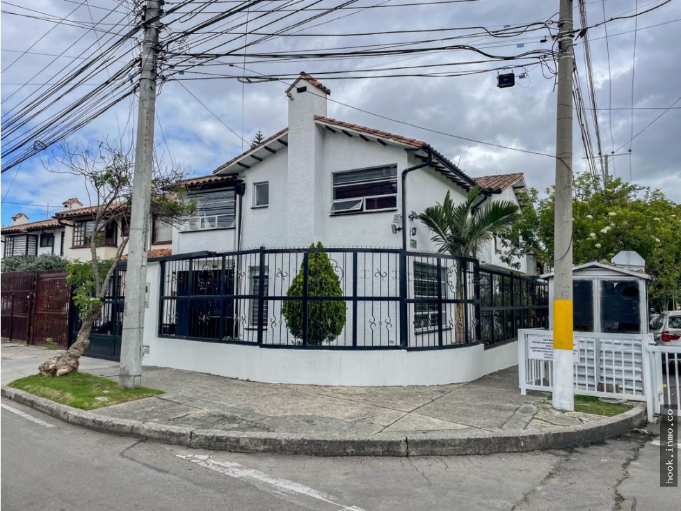 SE VENDE CASA REMODELADA EN PONTEVEDRA