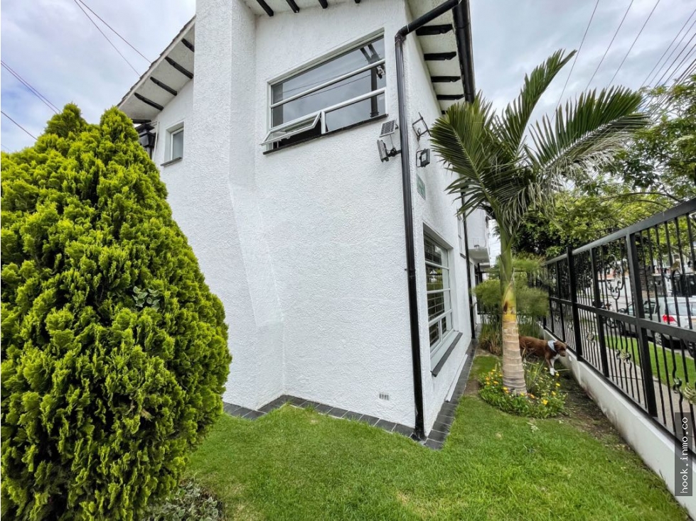 SE VENDE CASA REMODELADA EN PONTEVEDRA