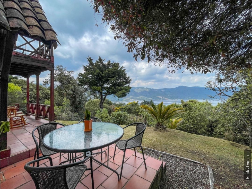 Se vende hermosa casa de campo tipo chalet en La Calera