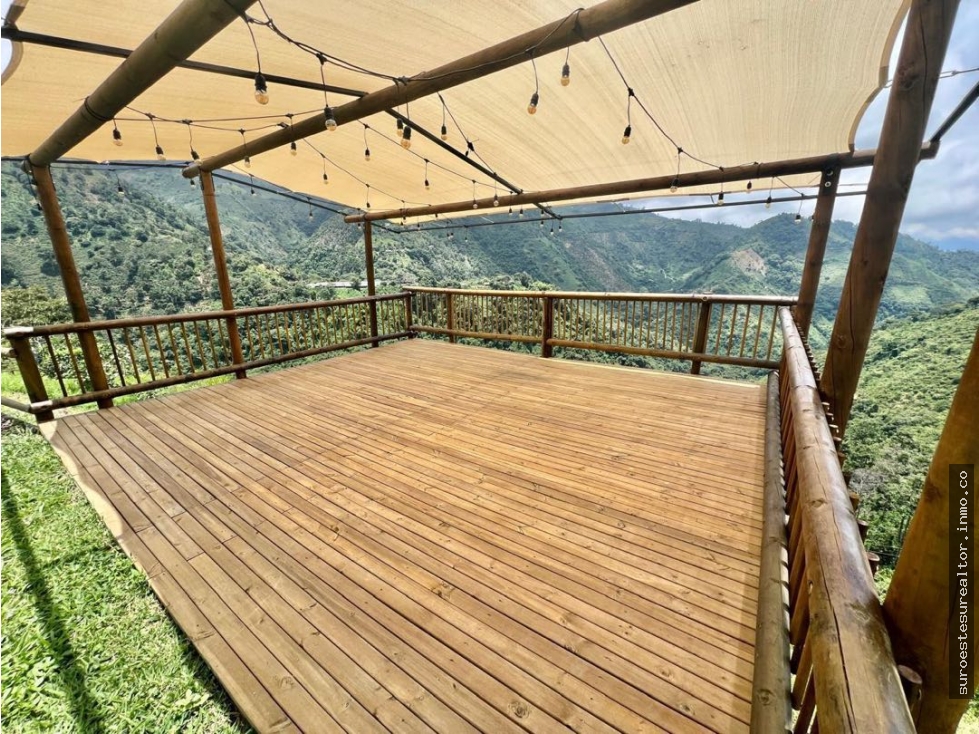 VENT DE FINCA EN FREDONIA, SUROESTE DE ANTIOQUIA.