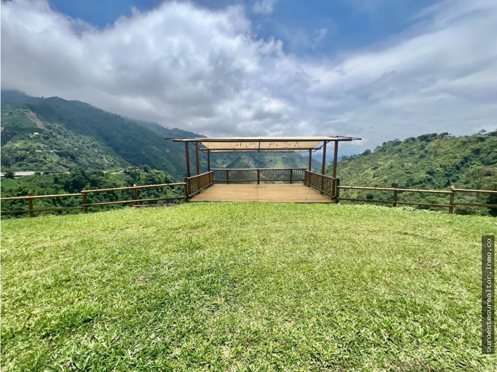VENT DE FINCA EN FREDONIA, SUROESTE DE ANTIOQUIA.