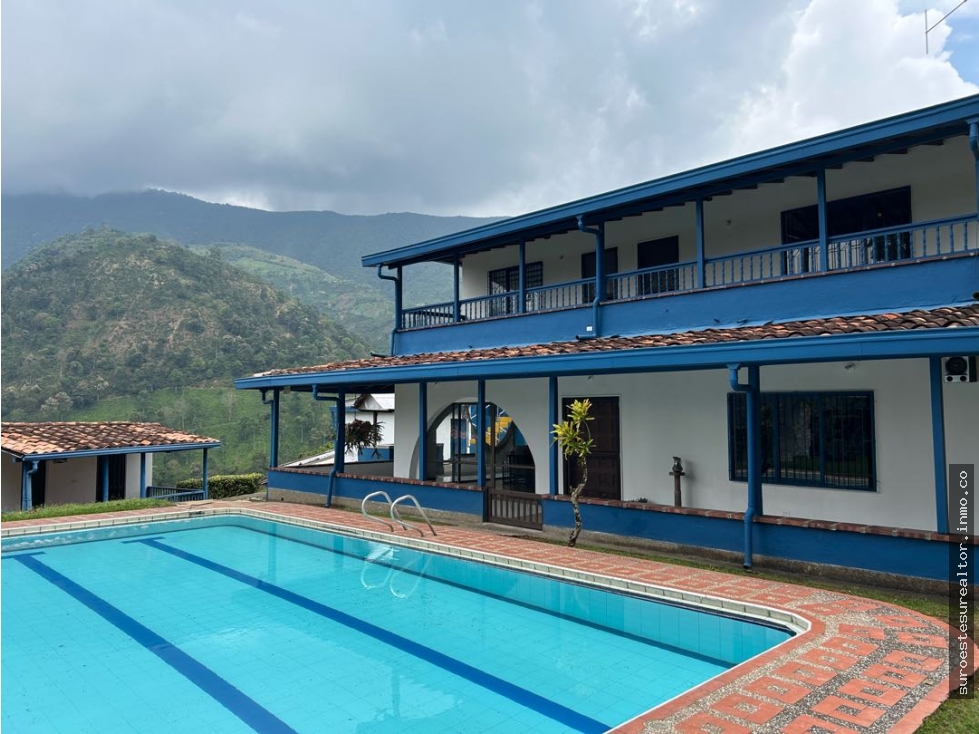 VENT DE FINCA EN FREDONIA, SUROESTE DE ANTIOQUIA.