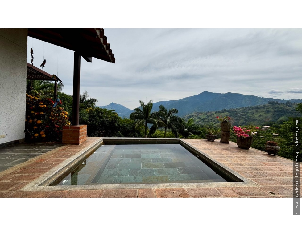 VENTA DE FINCA EN VENECIA, SUROESTE DE ANTIOQUIA.