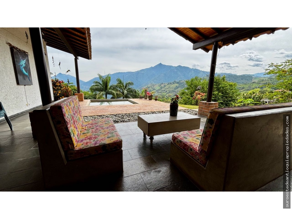 VENTA DE FINCA EN VENECIA, SUROESTE DE ANTIOQUIA.
