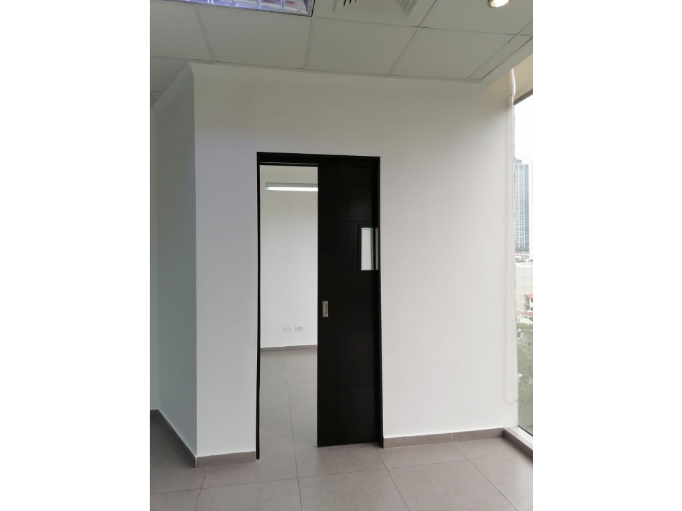 Se Vende o Alquila Oficina de 180M2 en P.H. Office One, Calle 50 — foto 6