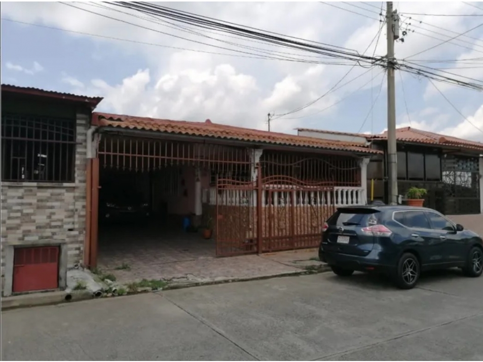 Venta de Hermosa y Acogedora Casa en Jardines de Sevilla
