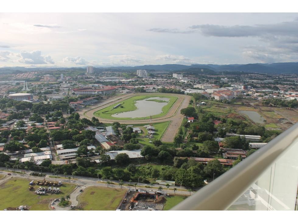 Se Vende o Alquila Hermoso Apartamento en P.H. Greenview, Santa Maria