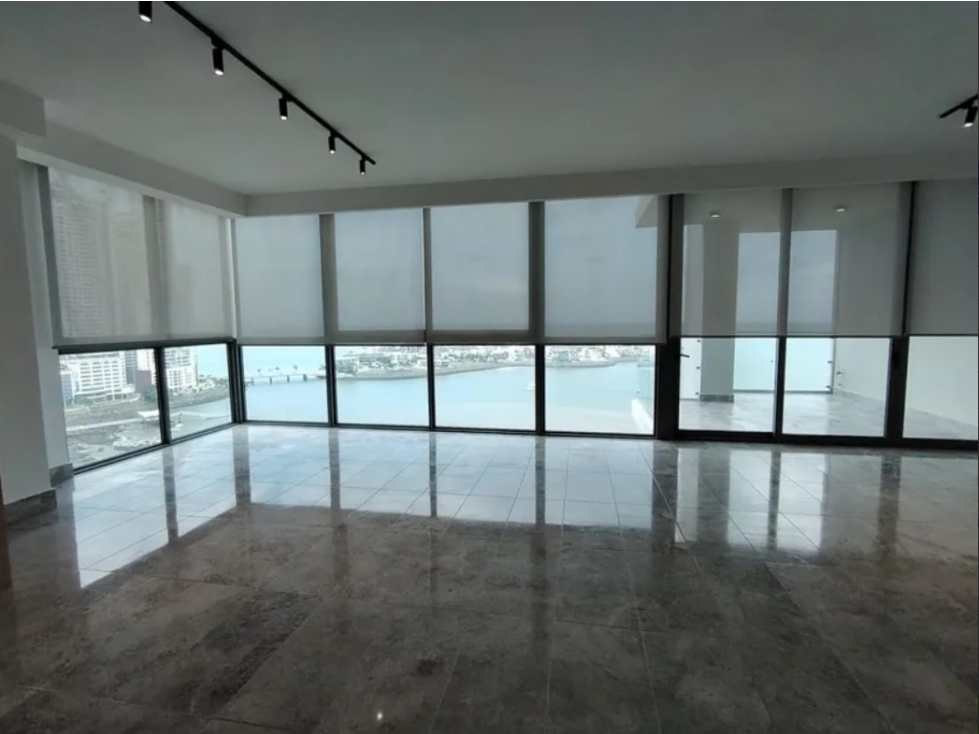 Venta o Alquiler de Apartamento P.H. Sea Point en Punta Paitilla