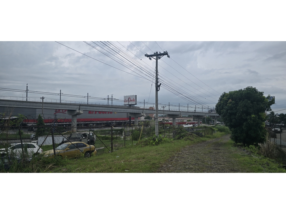 Venta o Alquiler Terreno en 24 de Diciembre salida del Corredor Norte