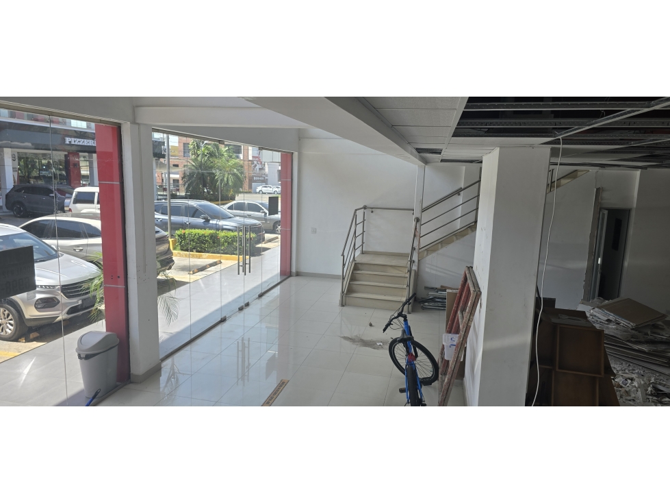 Se Alquila Espectacular Local de 196m2 en Plaza Leonardo, Chitre - 3