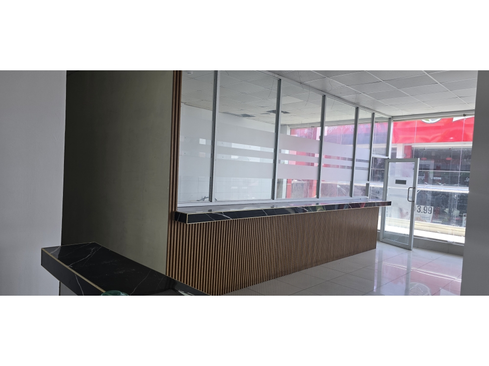 Se Alquila Local Comercial con 344M2 en Chitre con Terrazas - 4