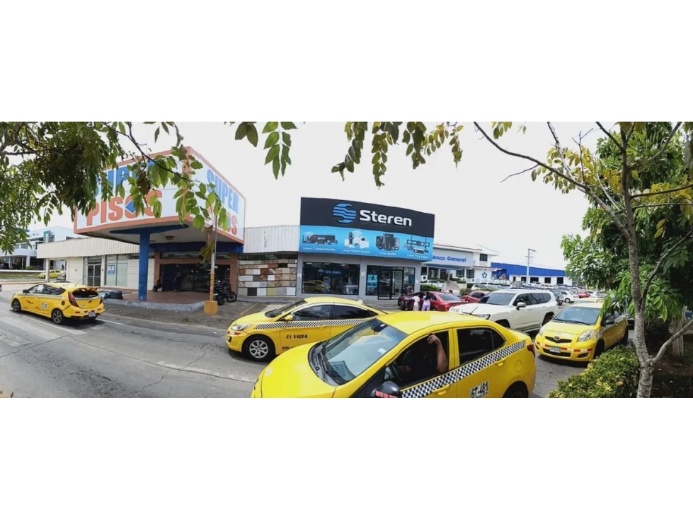 Se Alquila Local Comercial de 200m2 con Auto Servicio en Chitre - 3
