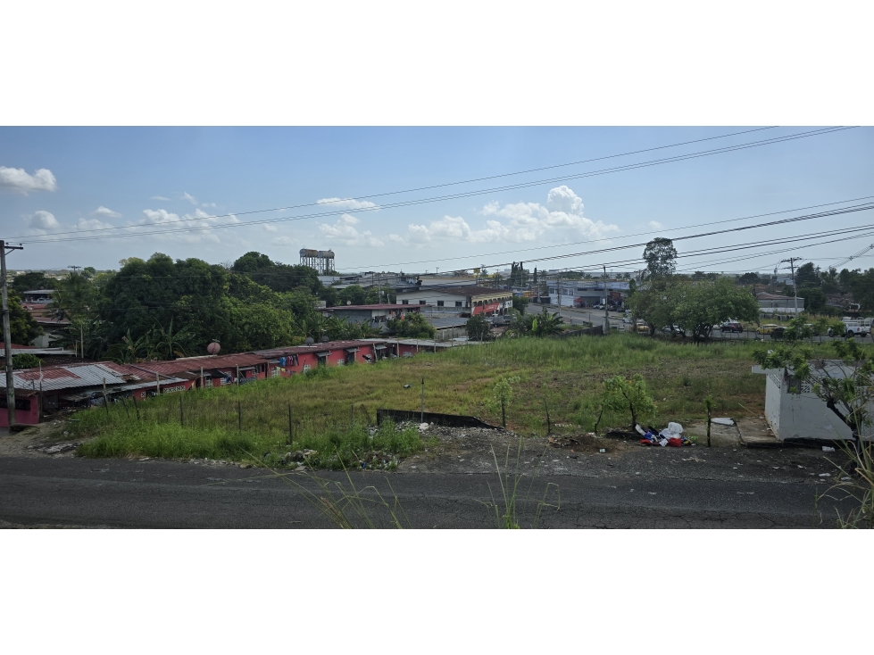 Se Vende de Terreno Comercial de 2,314M2 en La Siesta de Tocumen