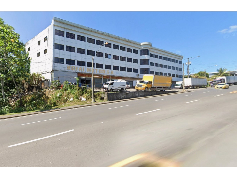 Gran Inversión! Venta de Edificio Comercial en Paso Canoas, Chiriquí - 1