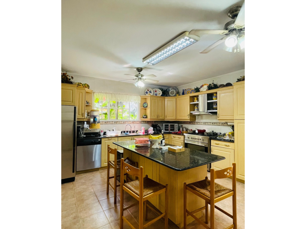 Experience Absolute Exclusivity in Costa del Este - 4
