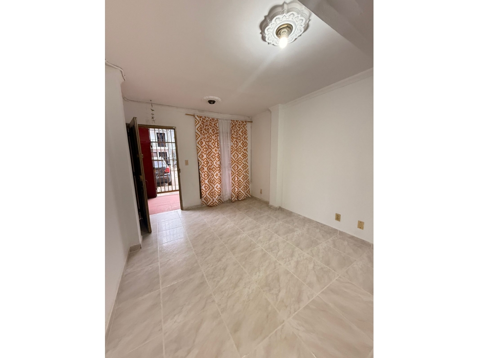 Casa en Venta de Tres niveles en el barrio portal de jamundi. — foto 4