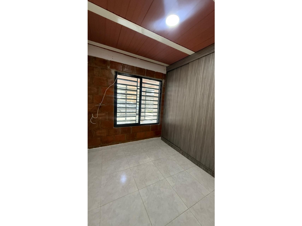 Casa en Venta de tres niveles mas terraza barrio La Arboleda — foto 4
