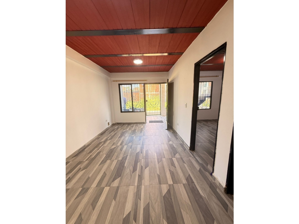 Atractiva casa en venta de tres niveles en llano grande jamundi — foto 4