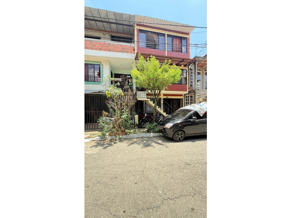 Casa en venta de tres niveles en Jamundi Barrio Villa Paulina