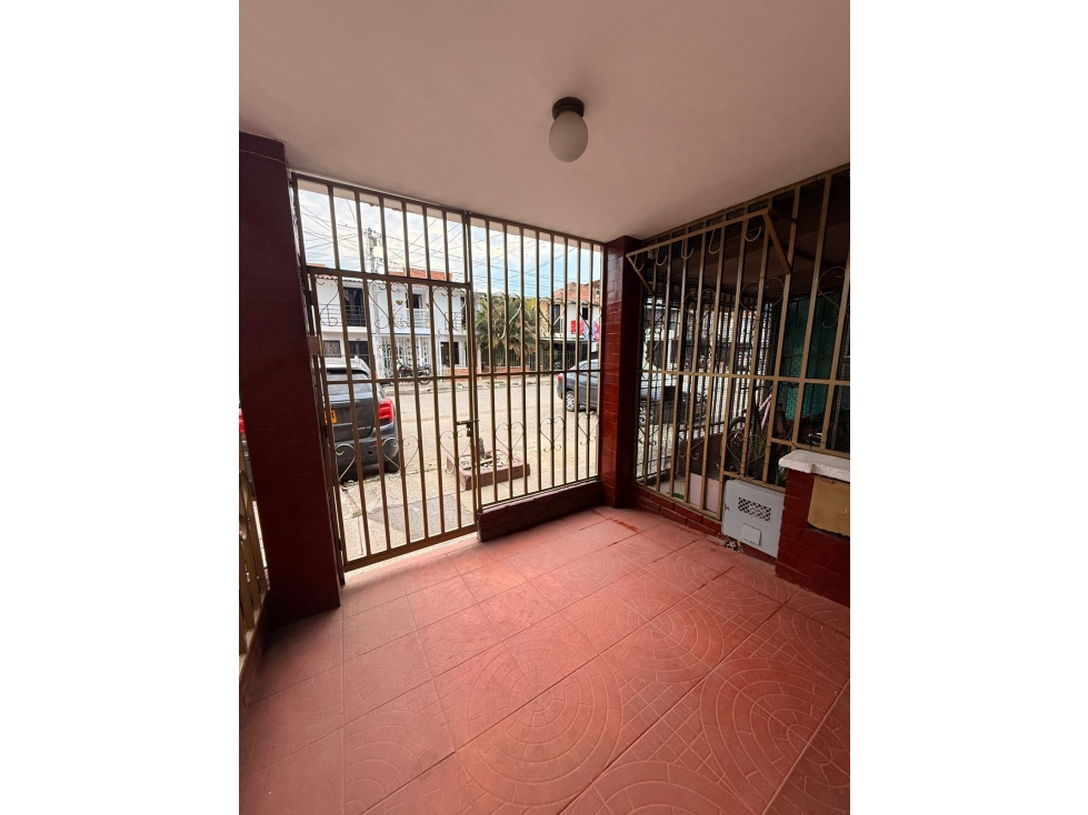 Casa en Venta de Tres niveles en el barrio portal de jamundi. — foto 3