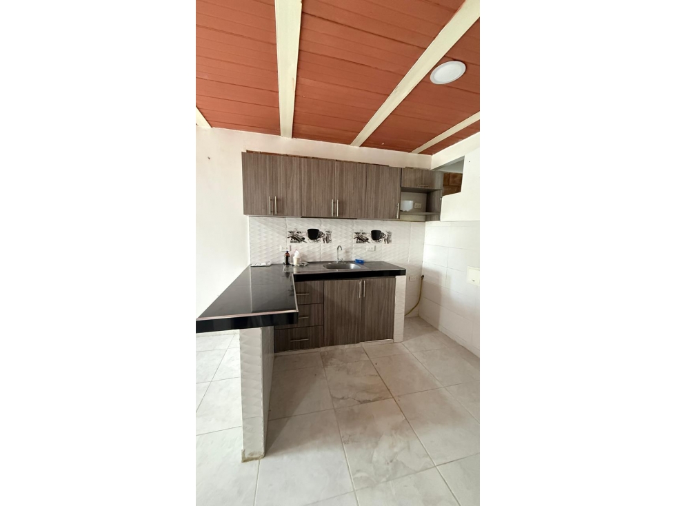 Casa en Venta de tres niveles mas terraza barrio La Arboleda — foto 3