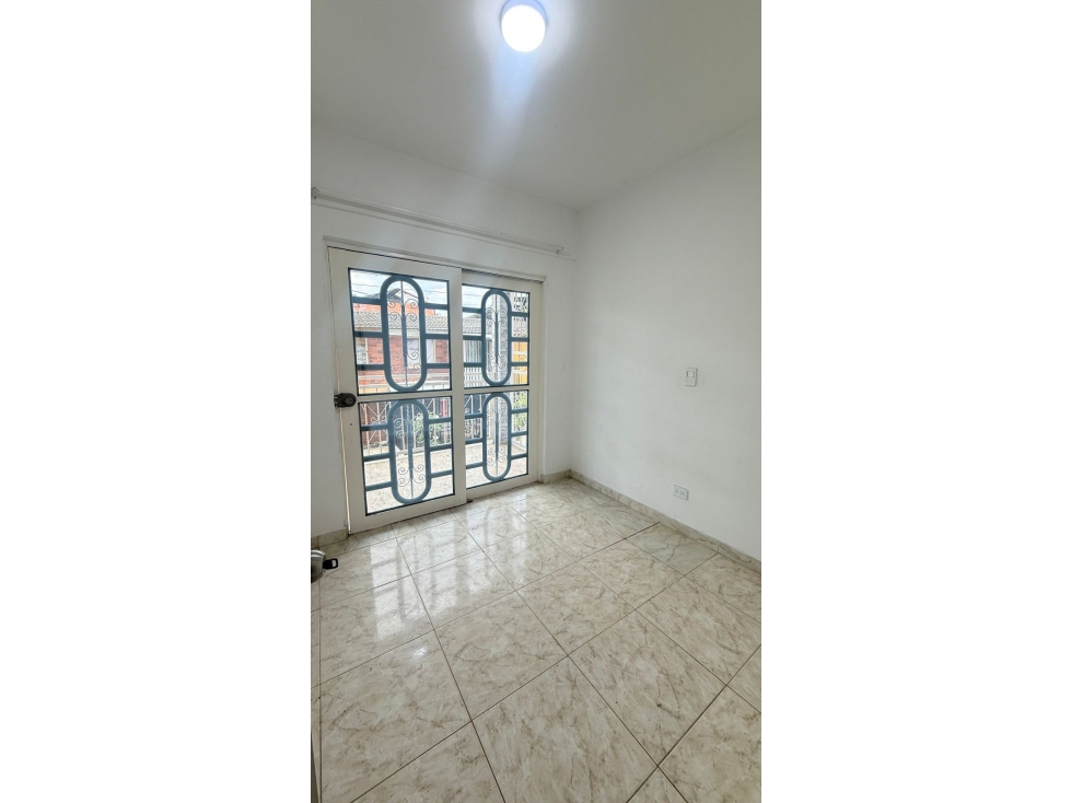 Casa en venta de 4 niveles en Terranova Jamundi — foto 2
