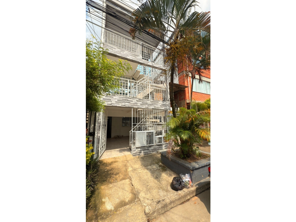 Casa en venta en el Barrio Centenario Jamundi con apartamentos