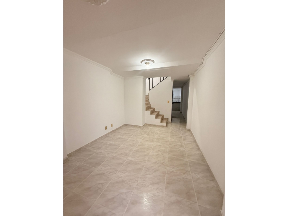 Casa en Venta de Tres niveles en el barrio portal de jamundi. — foto 2