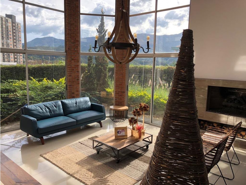 Casa en venta en Sabaneta sector Las Lomitas