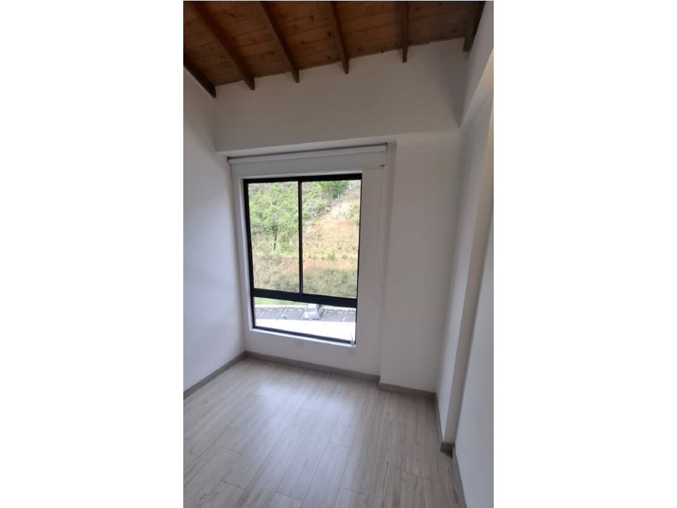 Apartamento en venta en cerca a la Vía principal El Retiro — foto 2