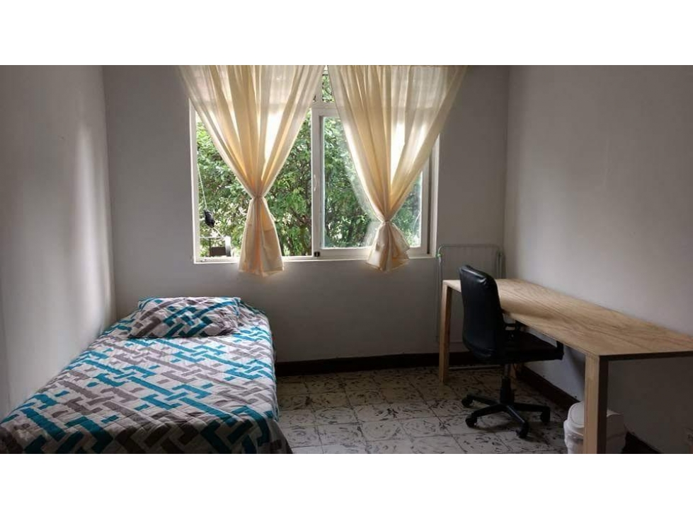 Casa en venta en Medellín sector Laureles Estadio — foto 3