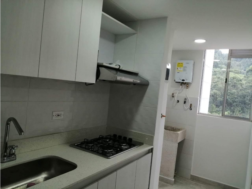 Apartamento en venta en Sabaneta sector Loma de San José — foto 3