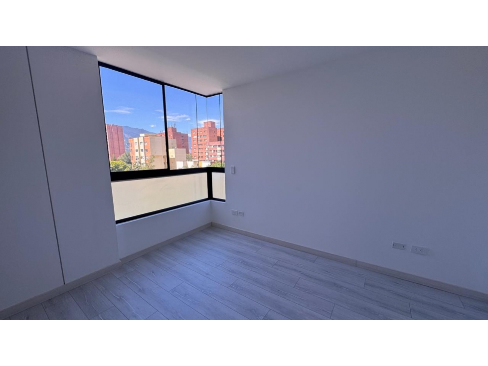 Apartamento en venta en Medellín sector Los Colores — foto 4