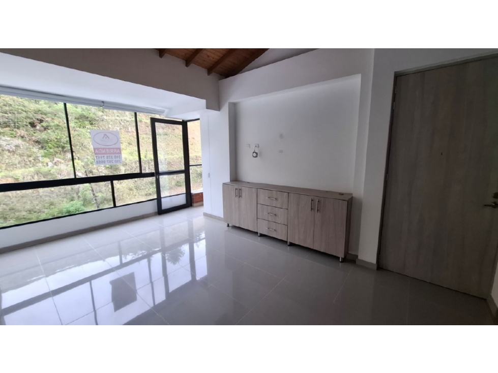 Apartamento en venta en cerca a la Vía principal El Retiro
