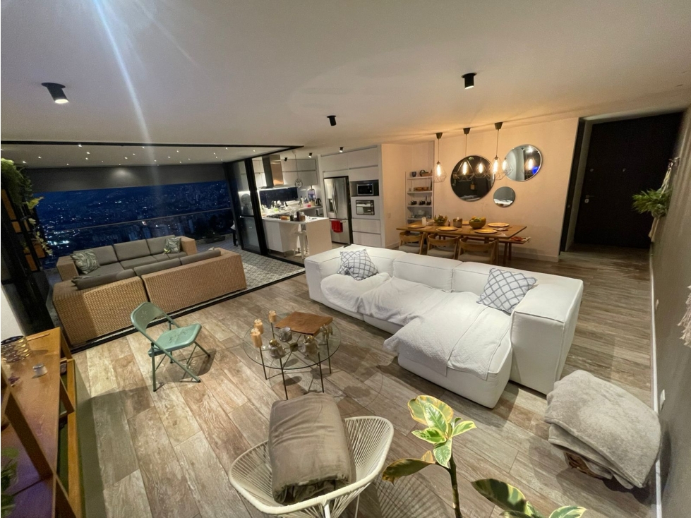 Apartamento en venta en Sabaneta sector Las Lomitas