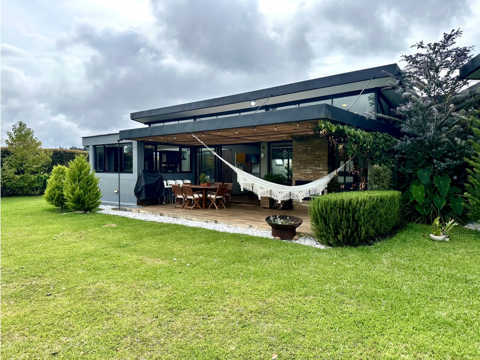 CASA CAMPESTRE EN EL RETIRO