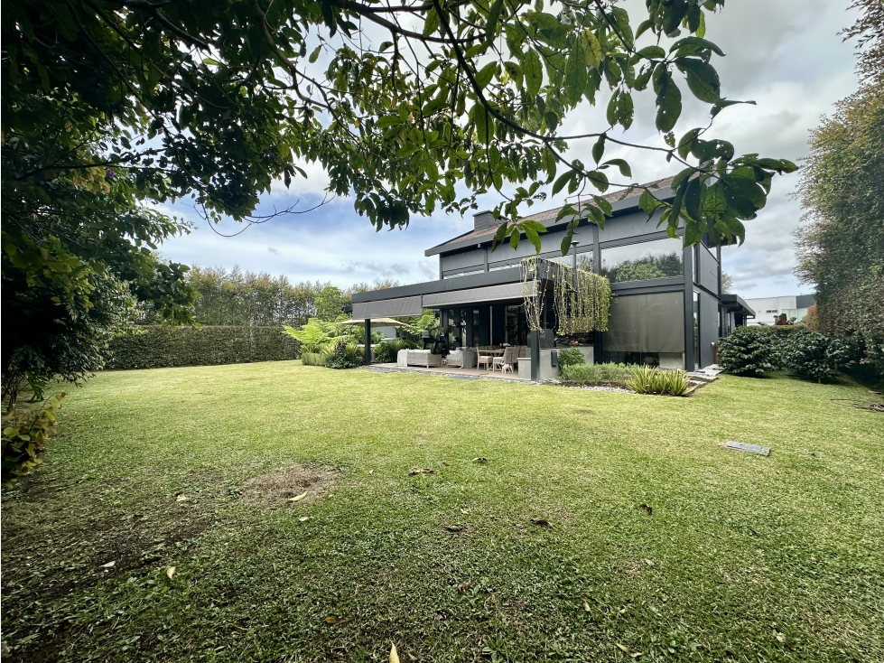 CASA CAMPESTRE EN LLANOGRANDE