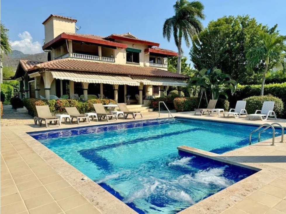 Casa en Venta, Sector Vista Hermosa, Conj. Cerrado, Santa Marta