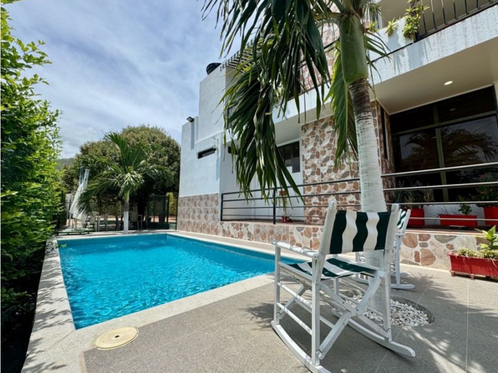 Casa en Venta, Sector Vista Hermosa, Conj. Cerrado, Santa Marta