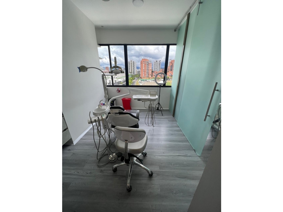 CONSULTORIO EN VENTA - SECTOR ÁLAMOS, EDIFICIO PREMIUM - 6
