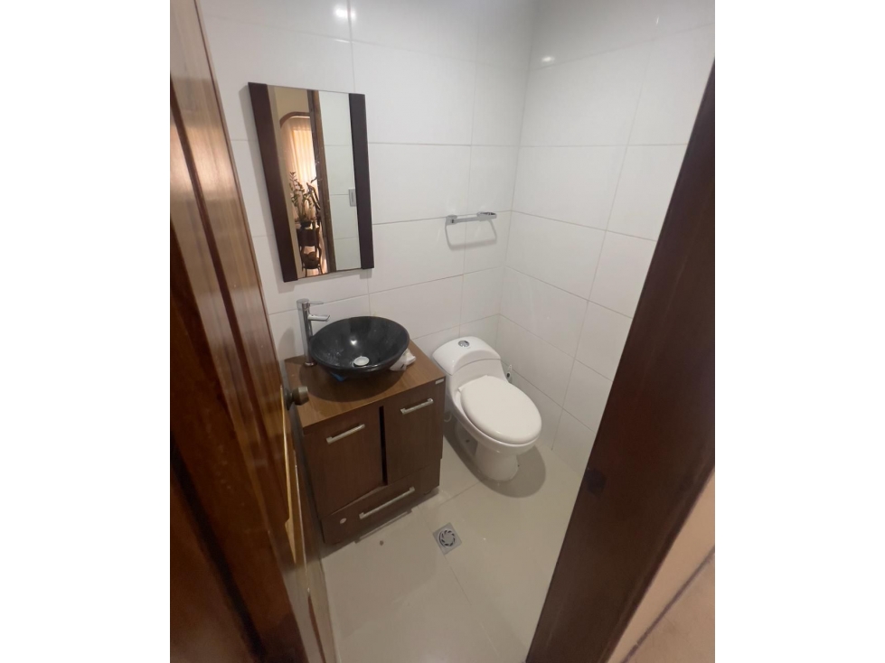 APARTAMENTO EN VENTA - SECTOR PINARES, EDIFICIO LIVERPOOL — foto 2
