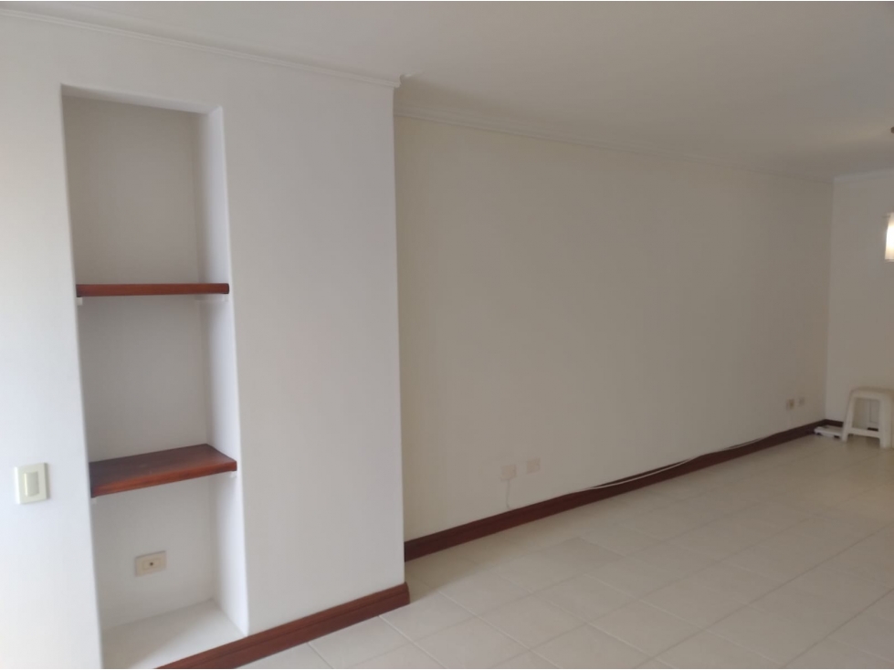 APARTAMENTO EN VENTA - SECTOR LOS ALPES, EDIFICIO HELVETIA — foto 2